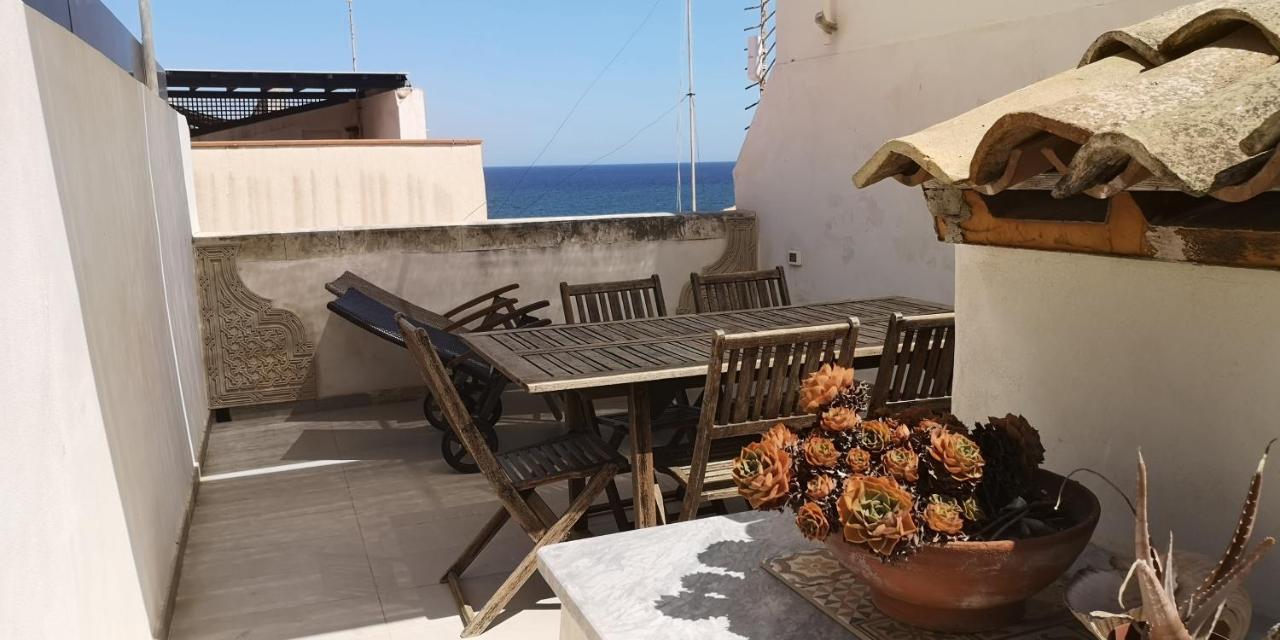 סירקוזה Sea-View Terrace & Bikes Moon Ortigia Holiday Home מראה חיצוני תמונה