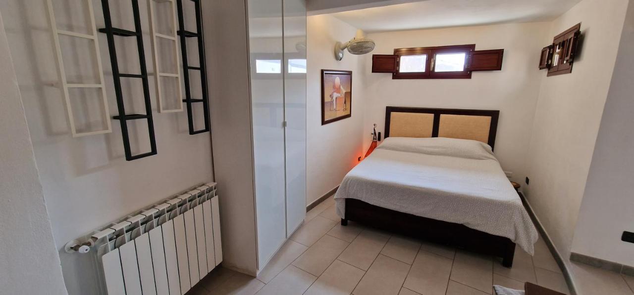 סירקוזה Sea-View Terrace & Bikes Moon Ortigia Holiday Home מראה חיצוני תמונה