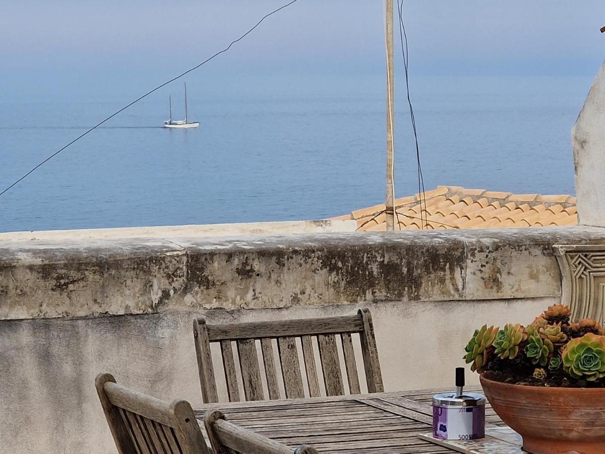 סירקוזה Sea-View Terrace & Bikes Moon Ortigia Holiday Home מראה חיצוני תמונה